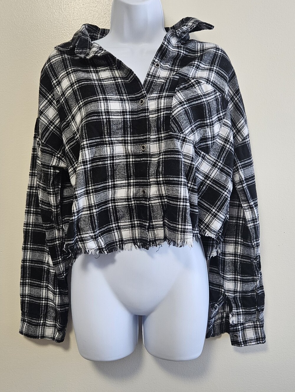 Streetwear Society Plaid Flannel Raw Hem Button Down Long Sleeve Women Large